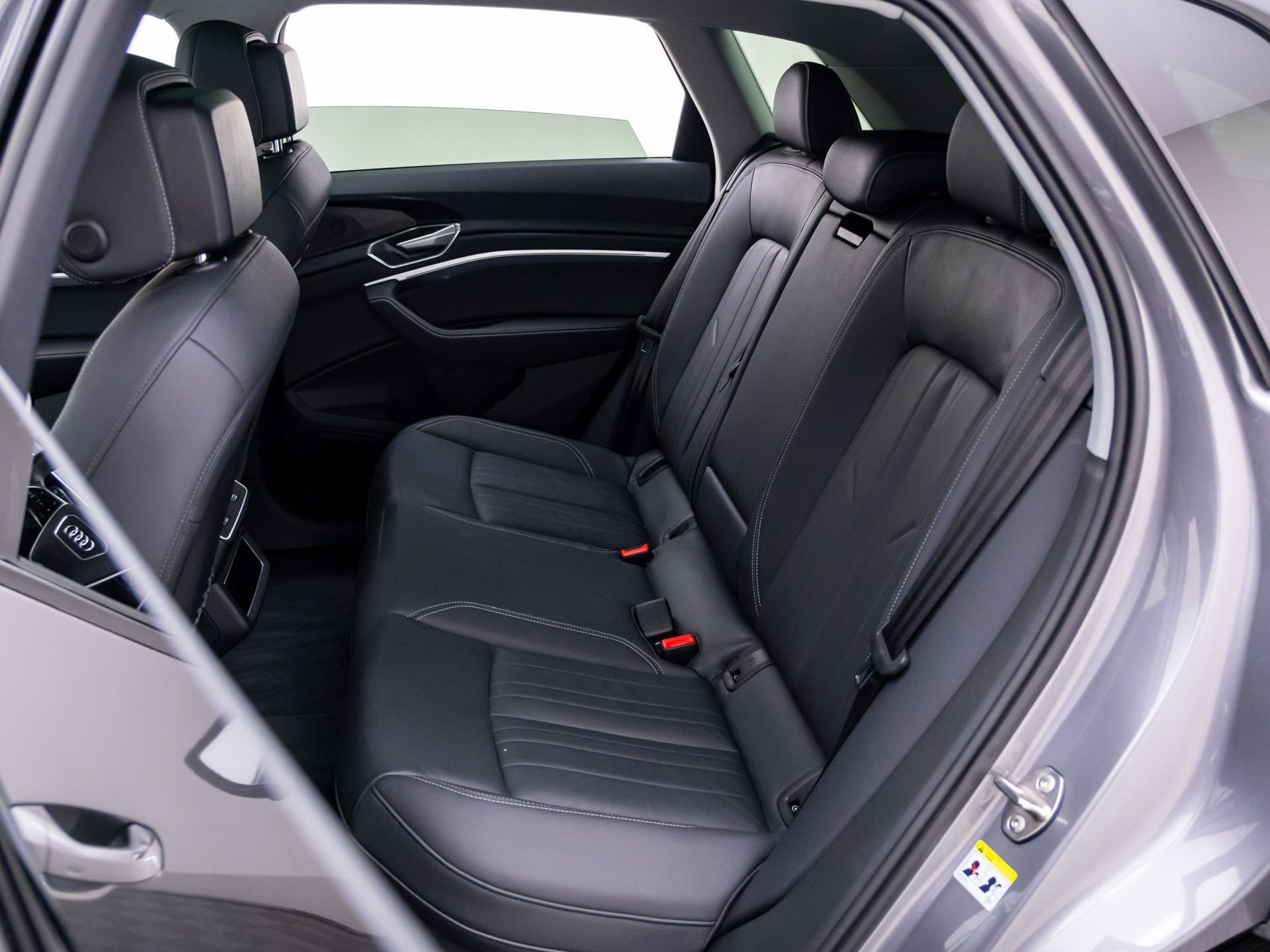 Used 2022 Audi e-tron Premium AWD/4WD image 16