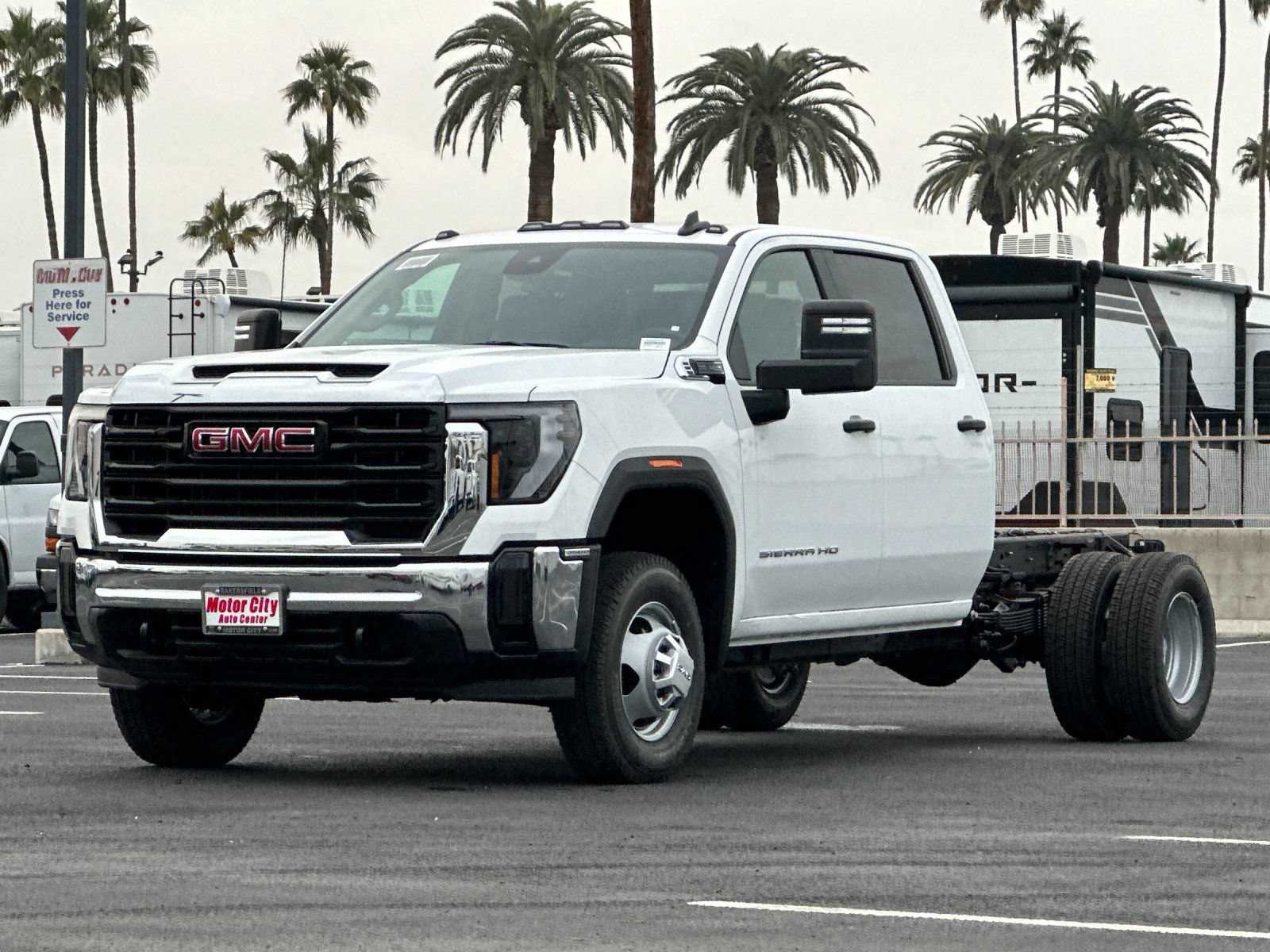 New 2026 GMC Sierra 3500 Pro w/ Convenience Package RWD image 8