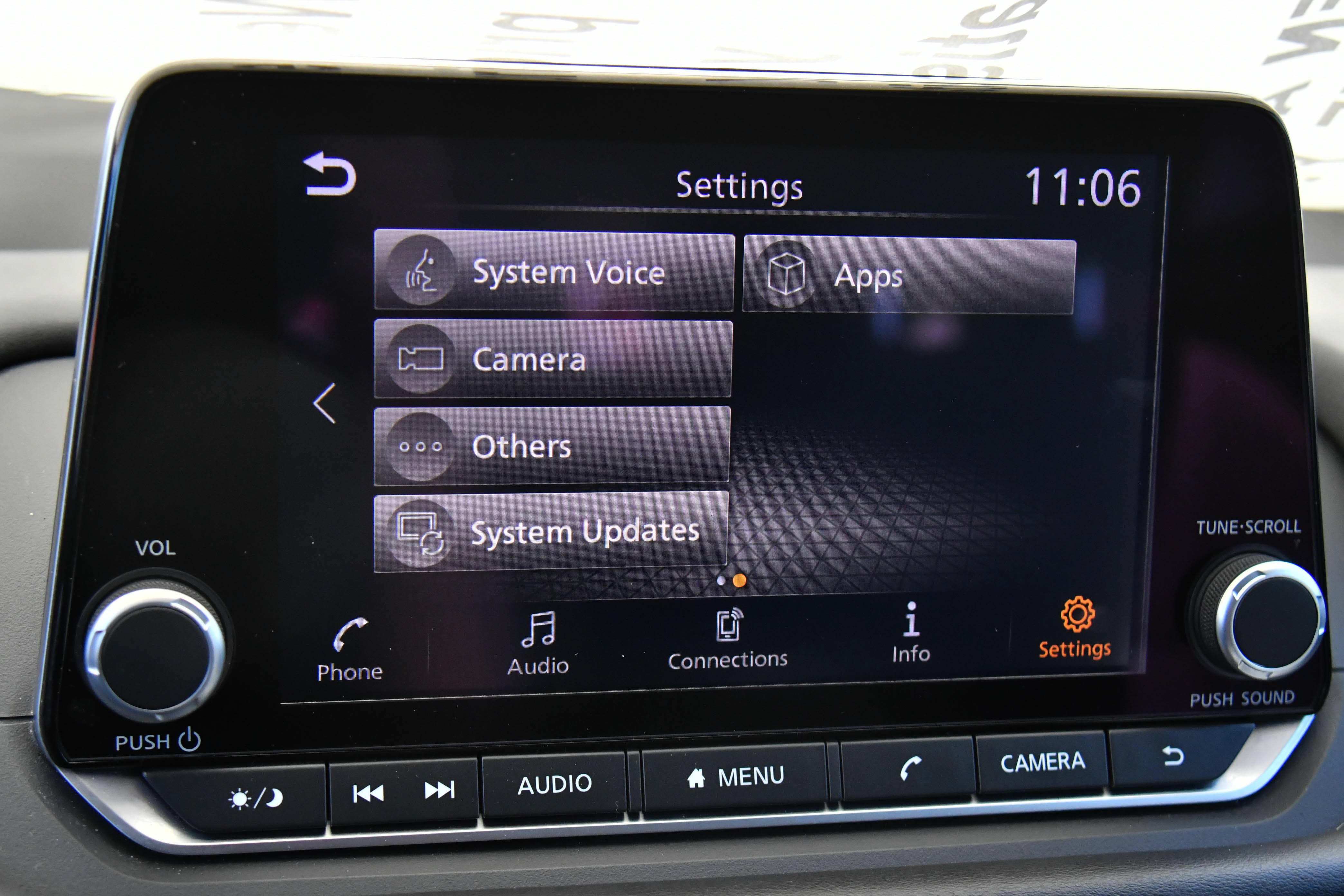 Used 2025 Nissan Rogue SV FWD image 22