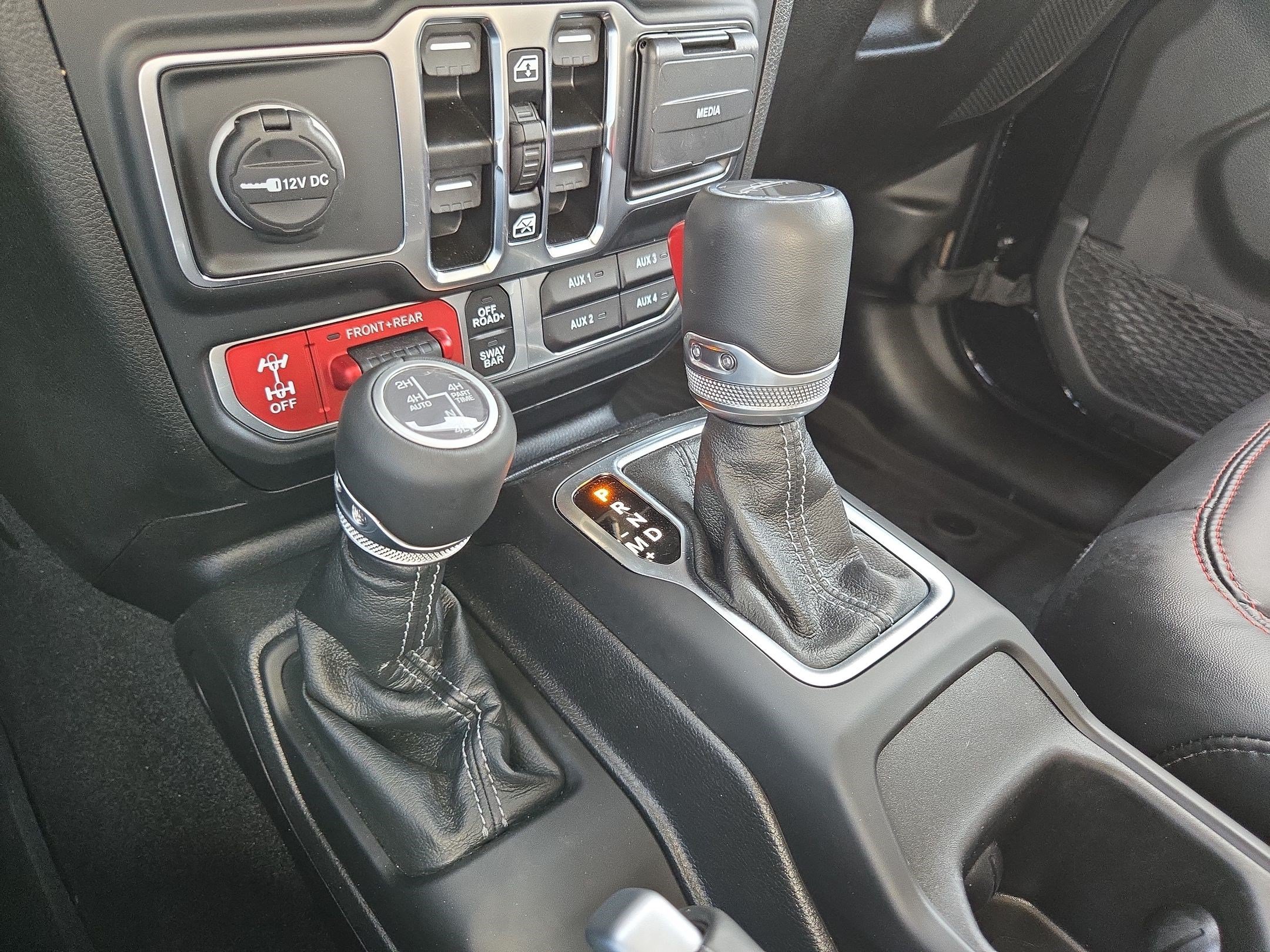 Used 2024 Jeep Gladiator Rubicon AWD/4WD image 28