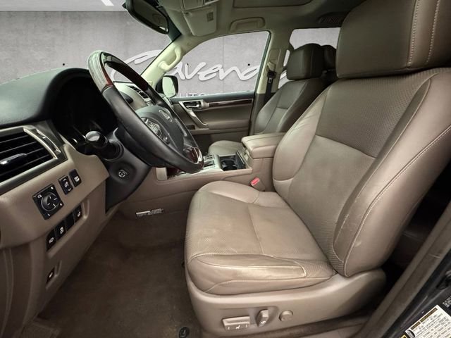 Used 2017 Lexus GX 460 Luxury w/ Preferred Accessory Package image 19