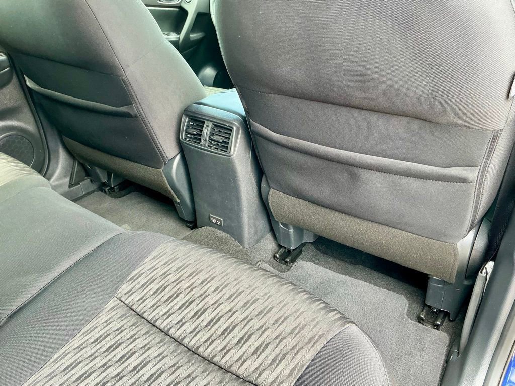 Used 2019 Nissan Rogue S w/ Special Edition Package FWD image 26