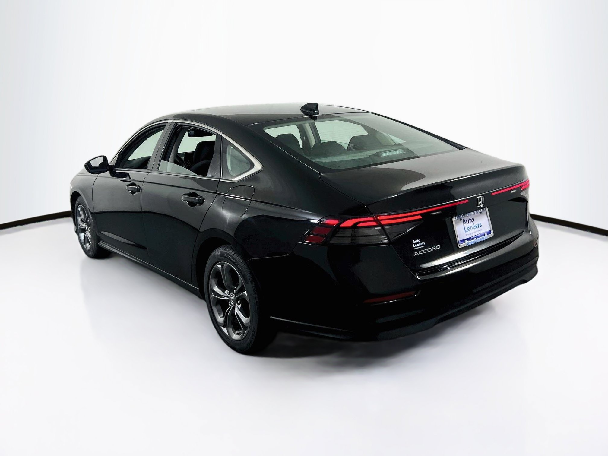 Used 2023 Honda Accord EX image 7