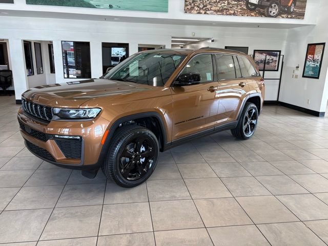 New 2026 Jeep Grand Cherokee Limited w/ Limited Altitude Package AWD/4WD image 3