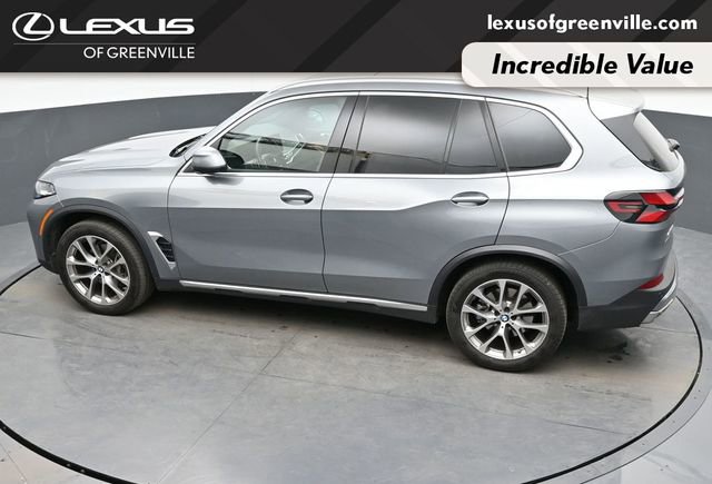Used 2024 BMW X5 xDrive40i w/ Parking Assistance Package image 49