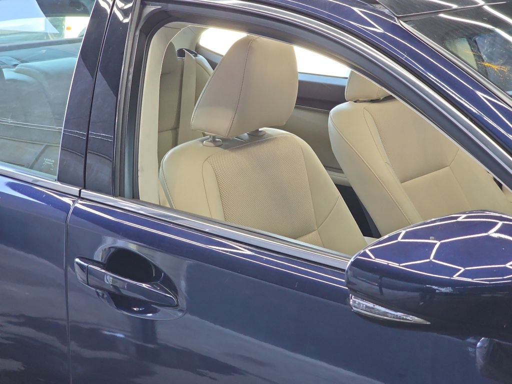 Used 2018 Lexus ES 350 w/ Navigation System Package image 29