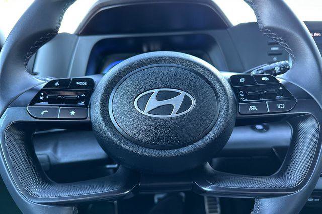 Used 2025 Hyundai Elantra Sport image 23