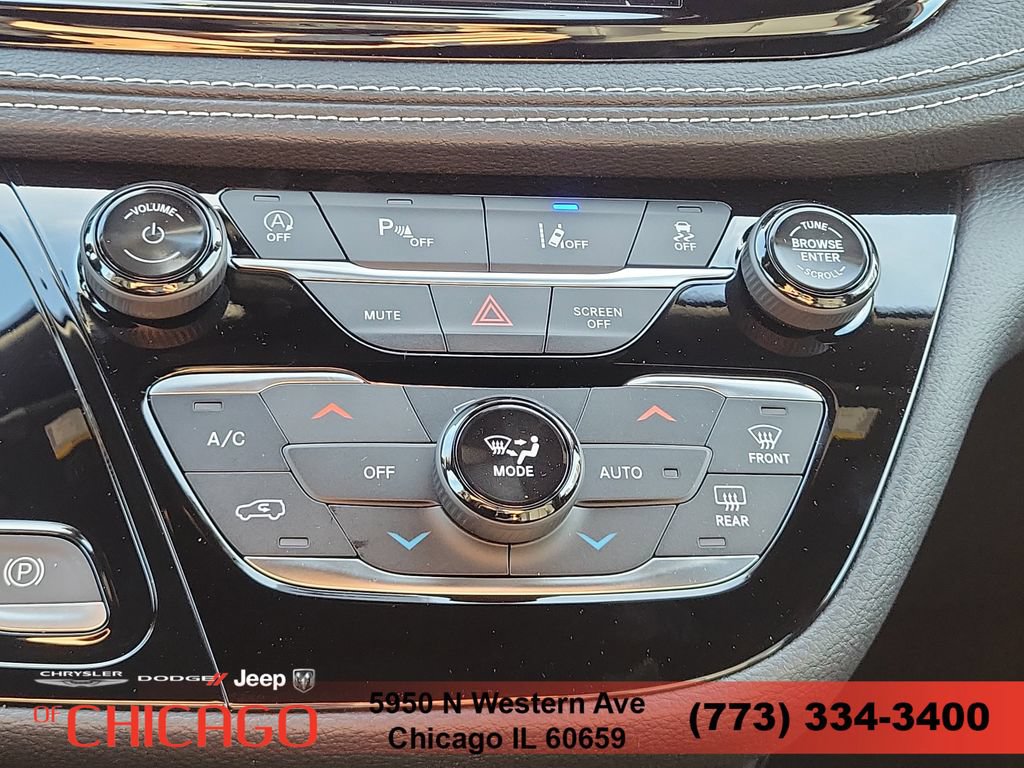 New 2026 Chrysler Pacifica Select AWD/4WD image 28