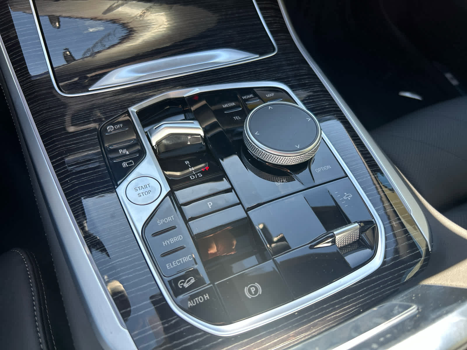 Used 2026 BMW X5 xDrive50e w/ M Sport Package image 29