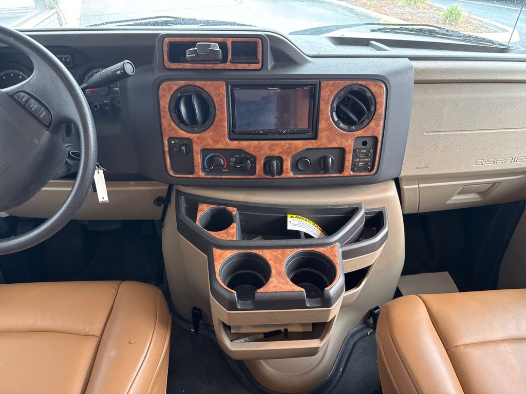 Used 2016 Ford E-450 and Econoline 450 Super Duty w/ Motorhome Prep Package RWD image 15