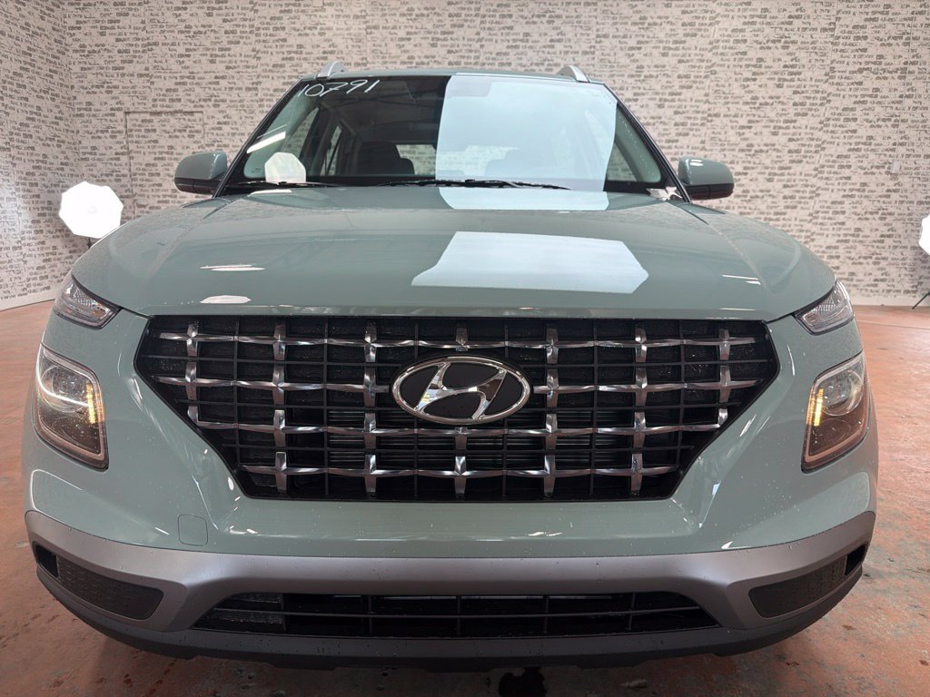 New 2026 Hyundai Venue SEL FWD image 2