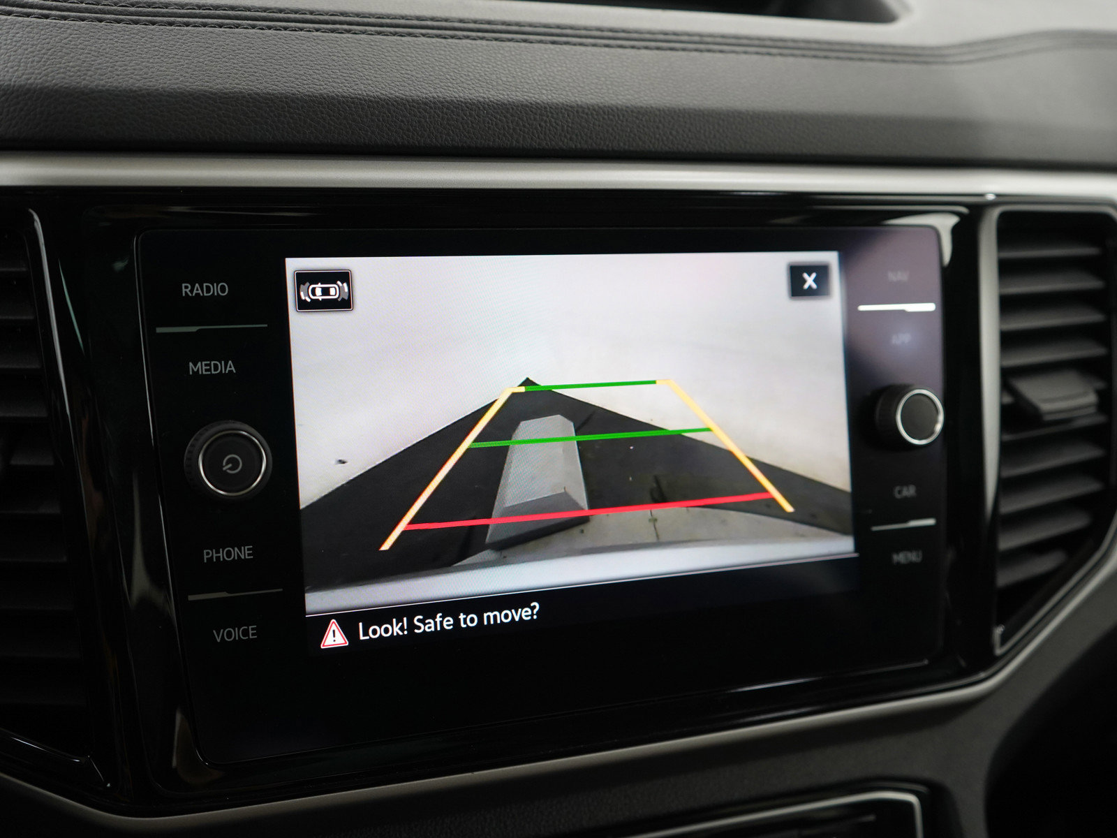 Used 2021 Volkswagen Atlas SEL image 24