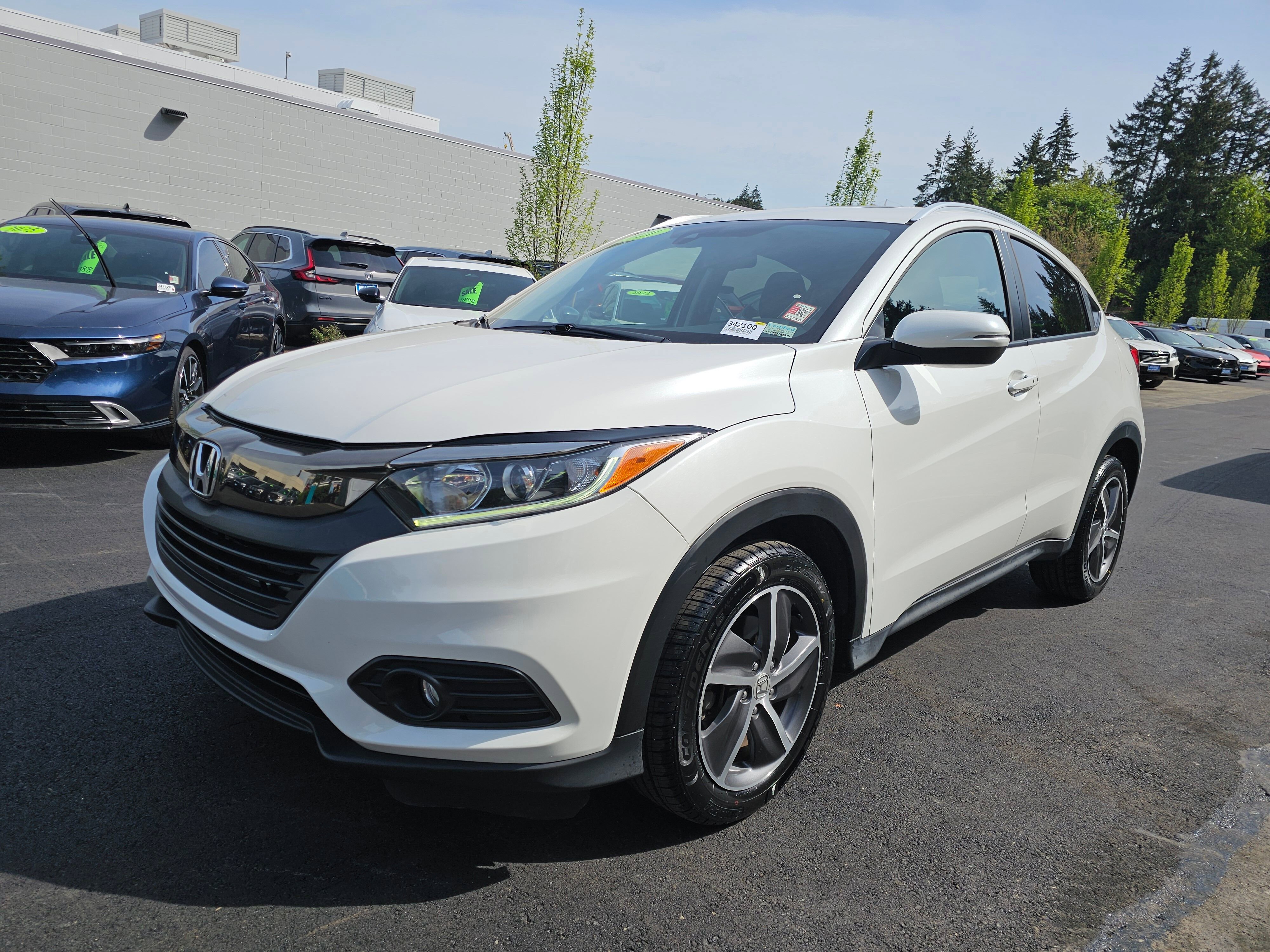 Used 2021 Honda HR-V EX-L image 3