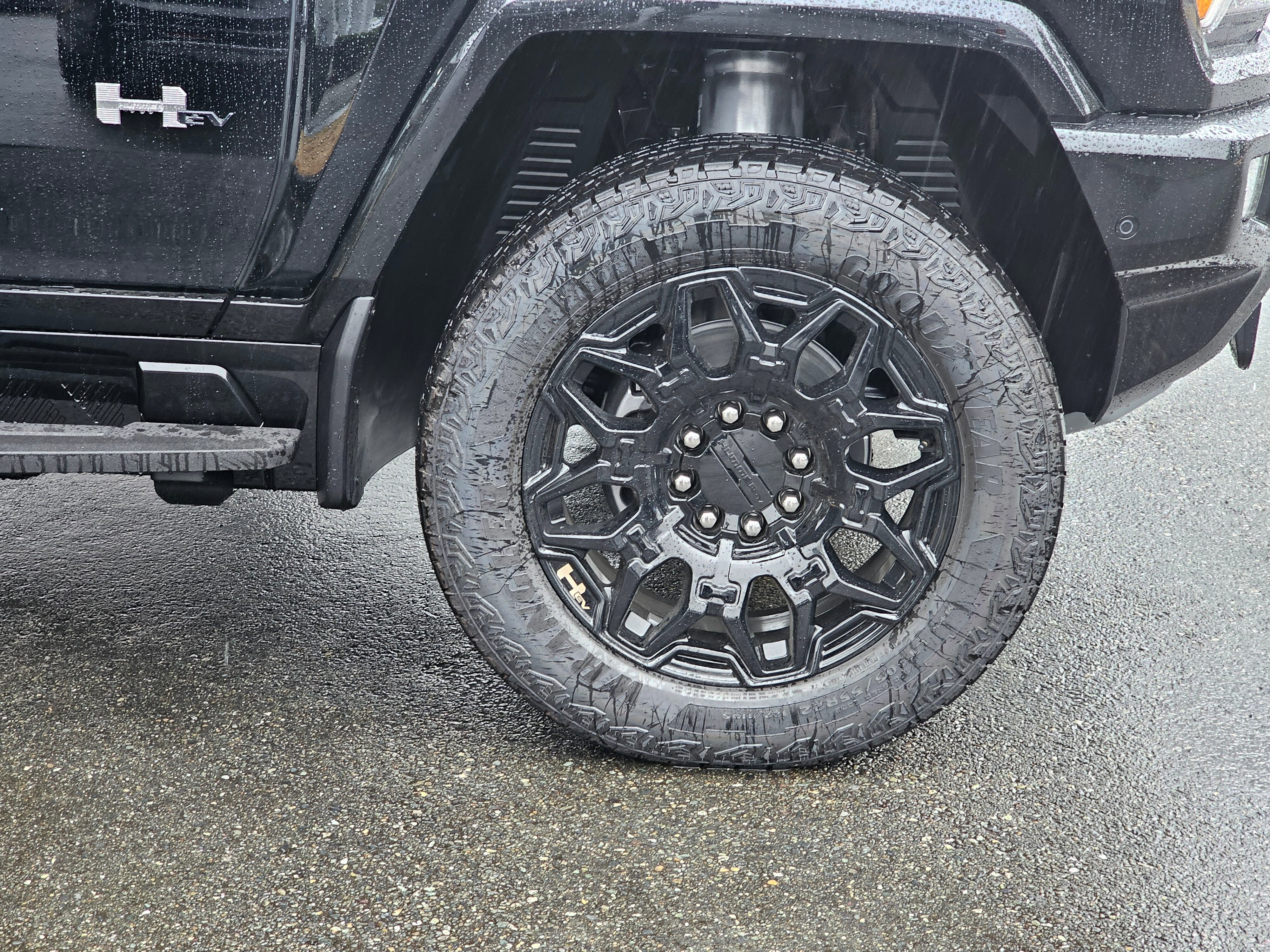 New 2024 GMC Hummer EV 2X image 9