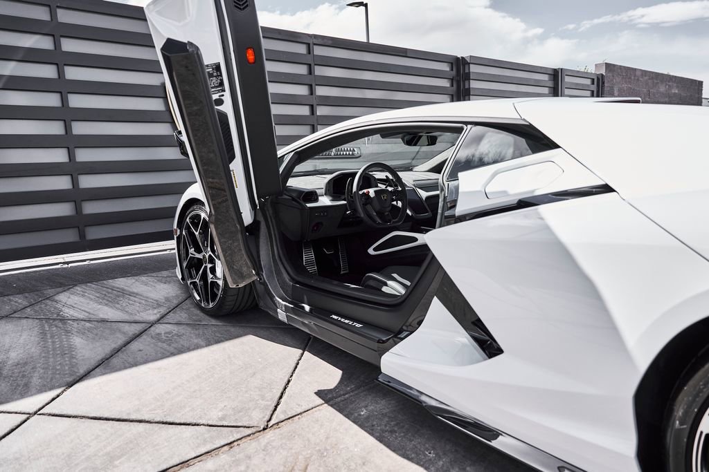 Used 2026 Lamborghini Revuelto AWD/4WD image 35