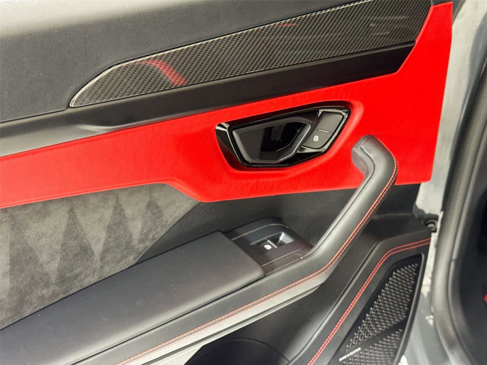 Used 2023 Lamborghini Urus S image 28