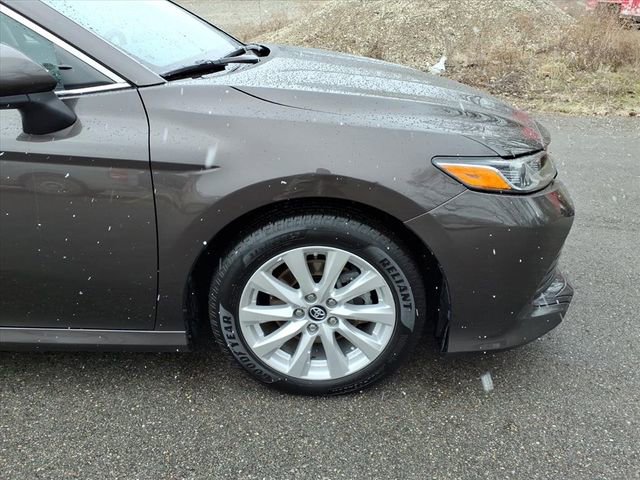 Used 2019 Toyota Camry LE image 11