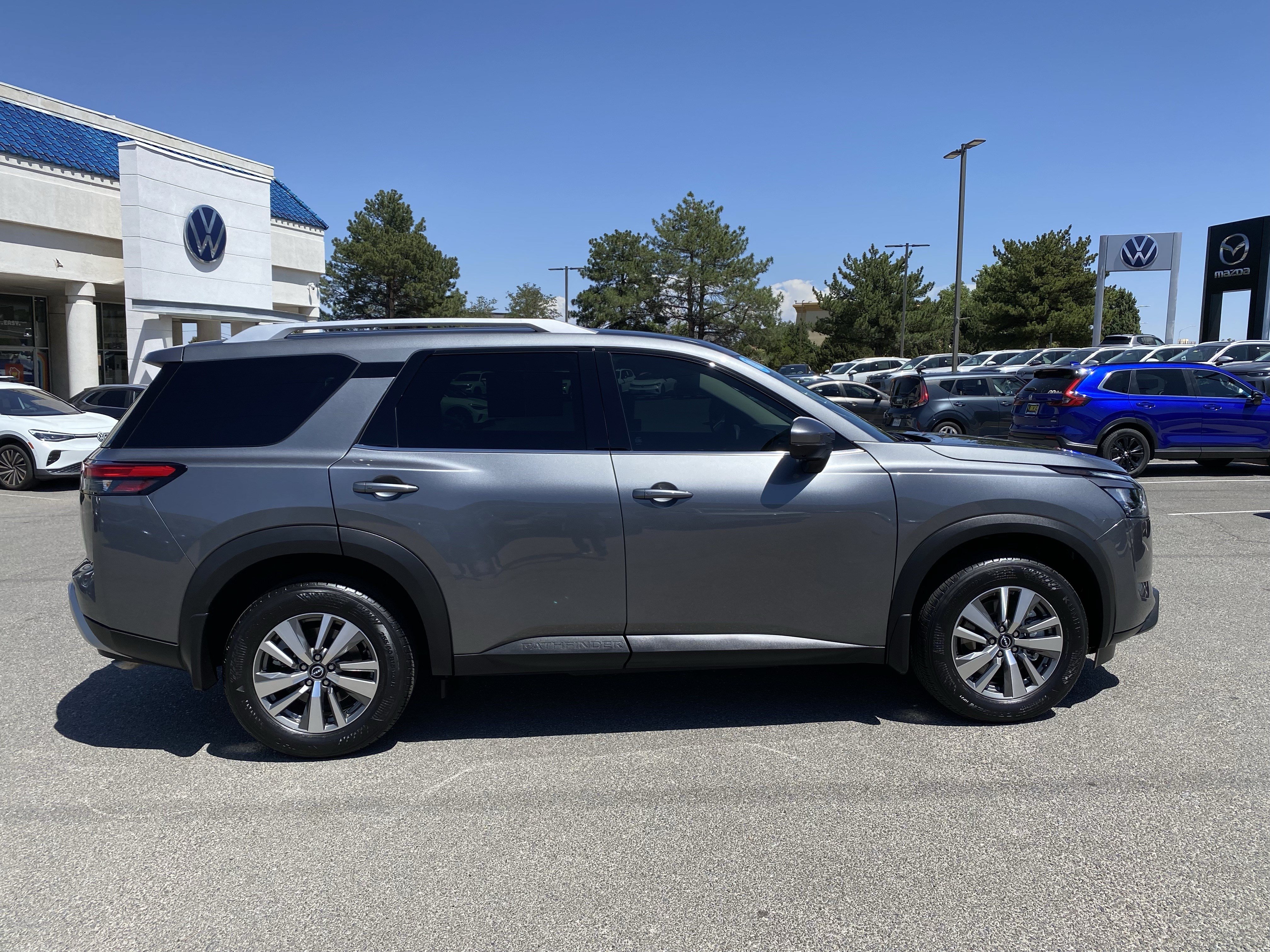 Used 2025 Nissan Pathfinder SL w/ Cargo Package AWD/4WD image 58