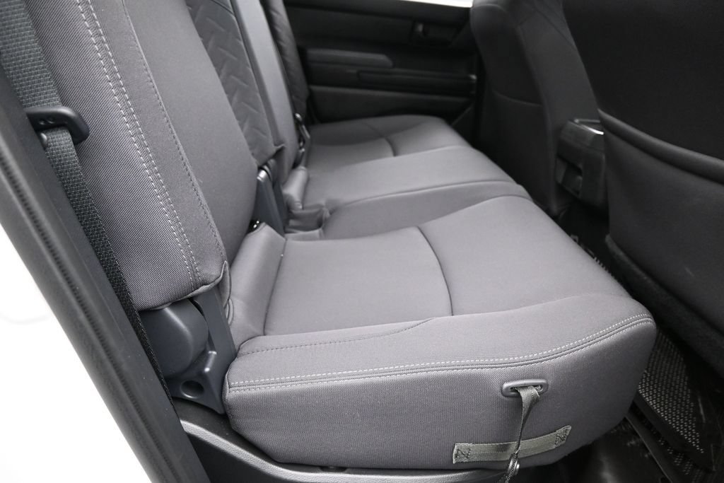 Used 2025 Toyota Tacoma SR5 AWD/4WD image 39