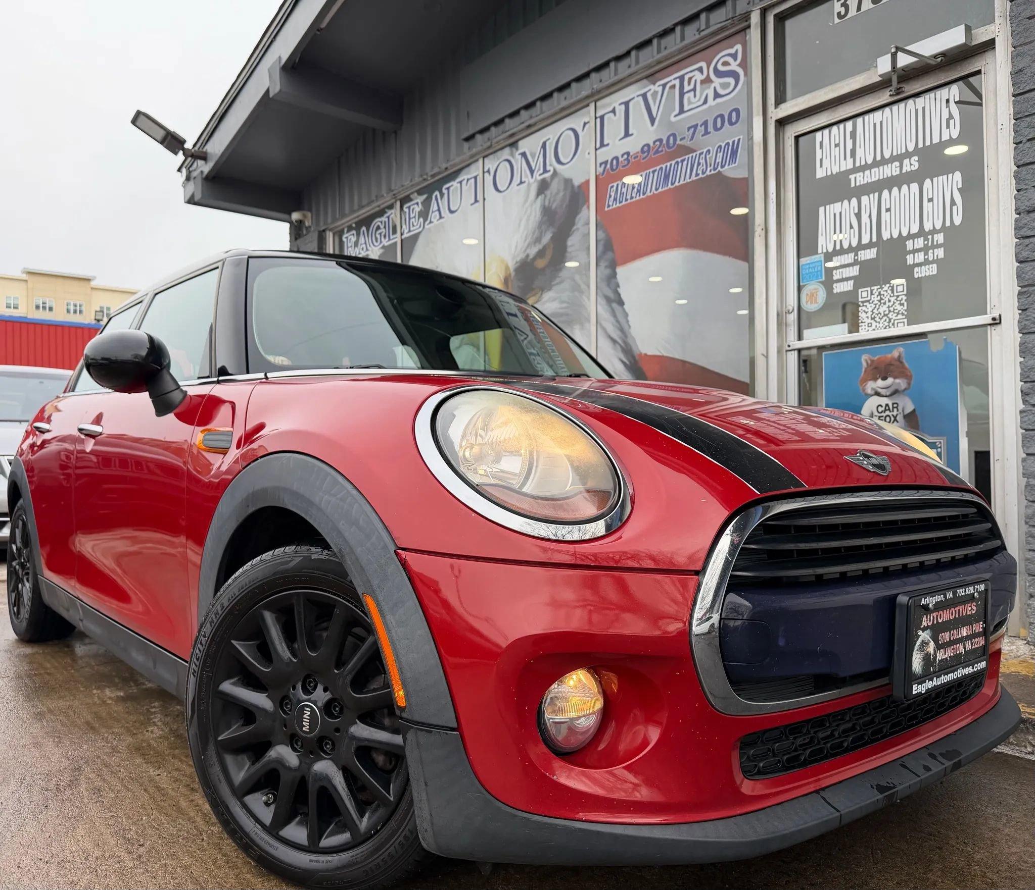 Used 2017 MINI Cooper 4-Door Hardtop FWD image 1
