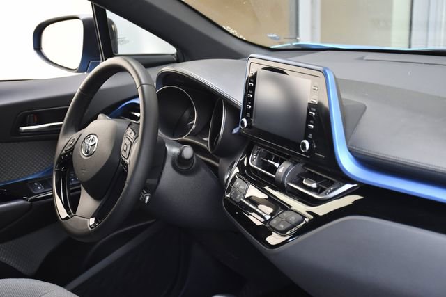 Used 2019 Toyota C-HR XLE FWD image 27