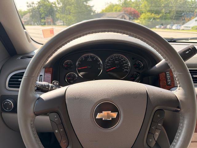 Used 2008 Chevrolet Suburban LTZ w/ LTZ Preferred Equipment Group AWD/4WD image 8