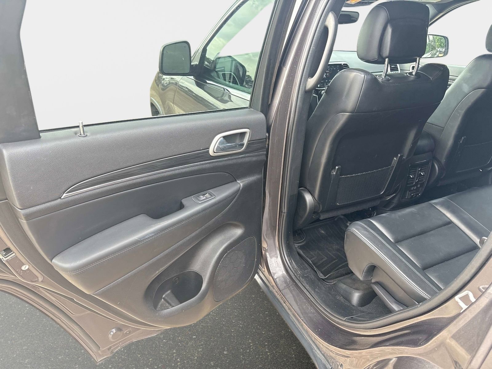 Used 2021 Jeep Grand Cherokee Limited RWD image 10