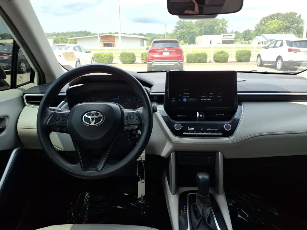 Used 2024 Toyota Corolla Cross L FWD image 14