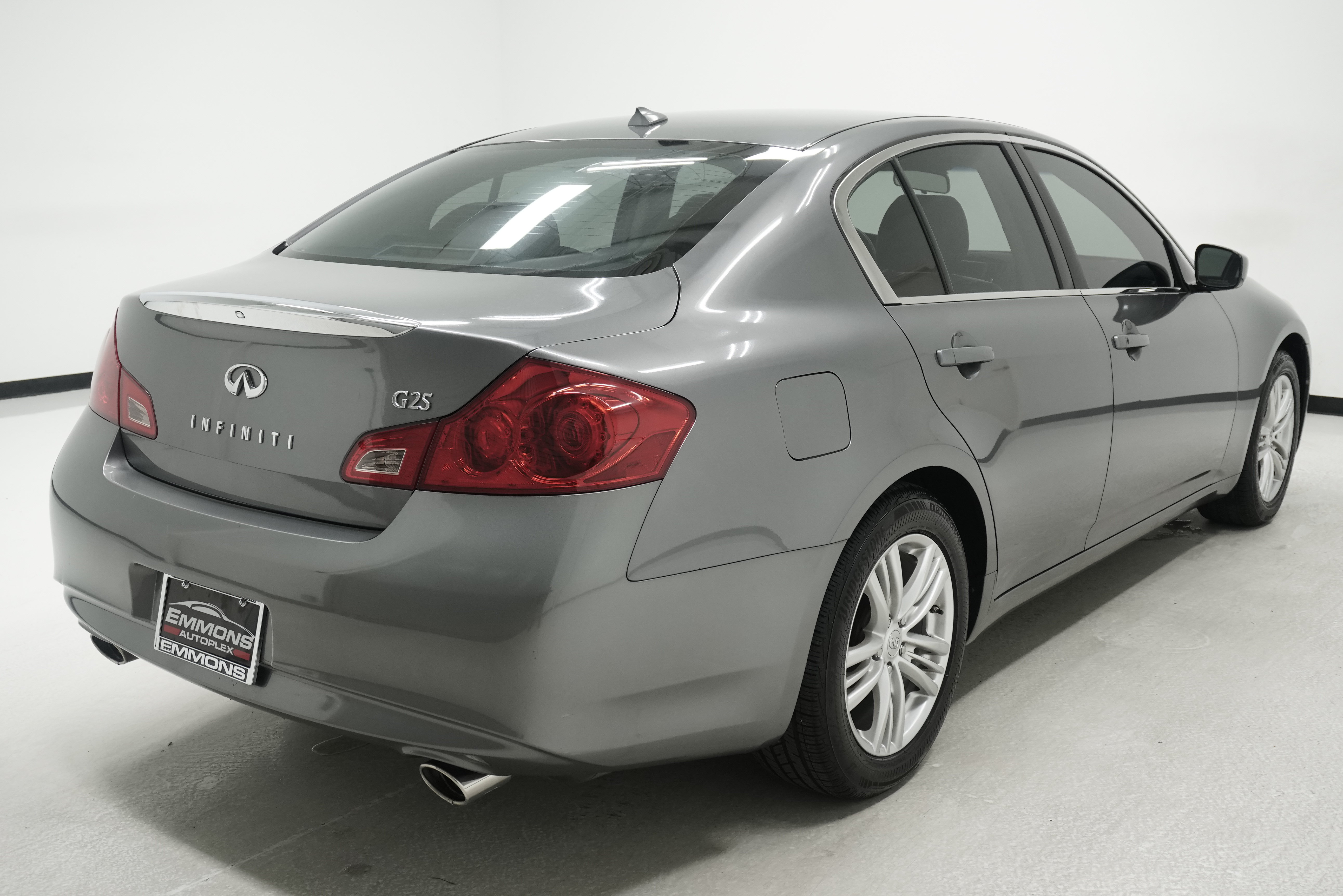 Used 2011 INFINITI G25 RWD image 4
