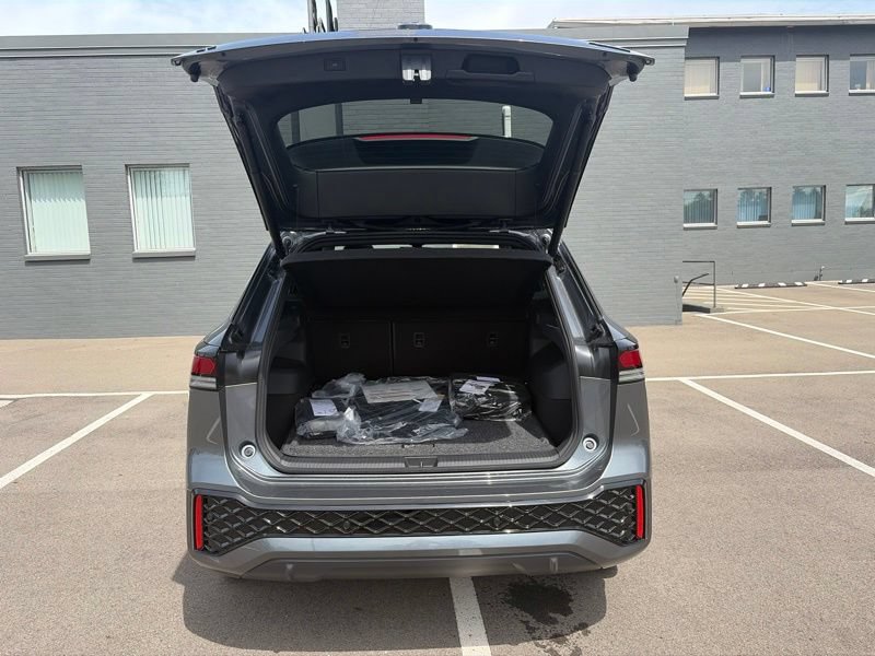 New 2026 Volkswagen Tiguan SE R-Line AWD/4WD image 5