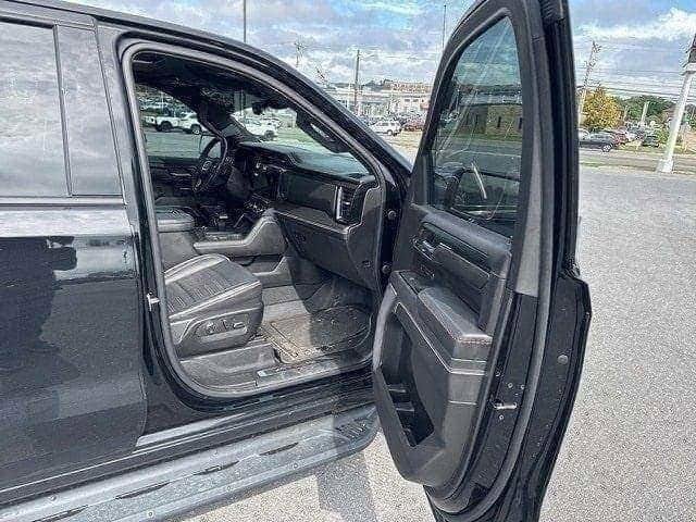 Used 2022 GMC Sierra 1500 AT4X image 26