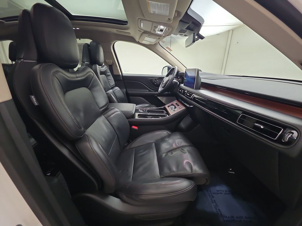 Used 2023 Lincoln Aviator Reserve w/ Equipment Group 201A AWD/4WD image 31