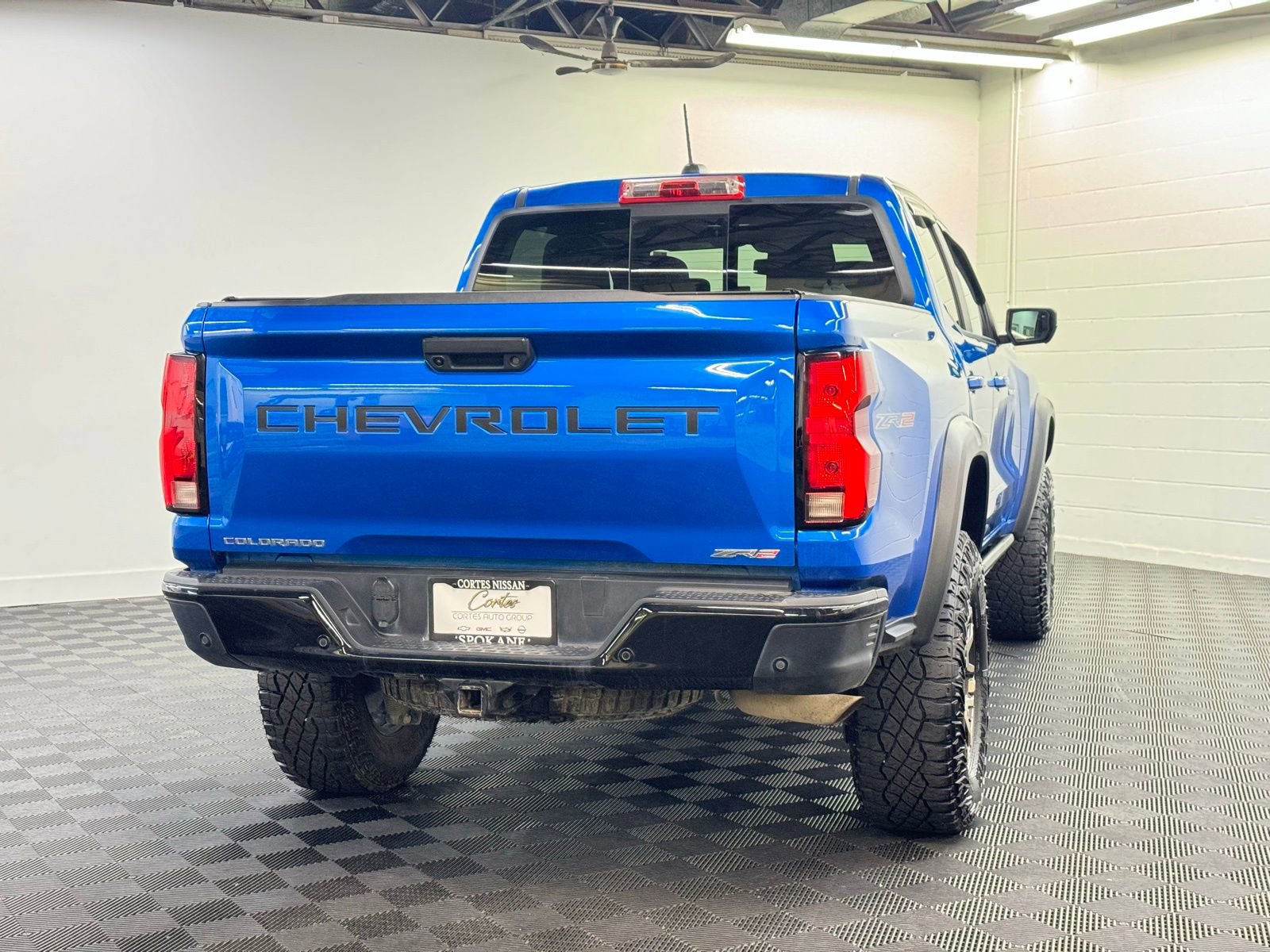 Used 2024 Chevrolet Colorado ZR2 w/ Technology Package AWD/4WD image 2
