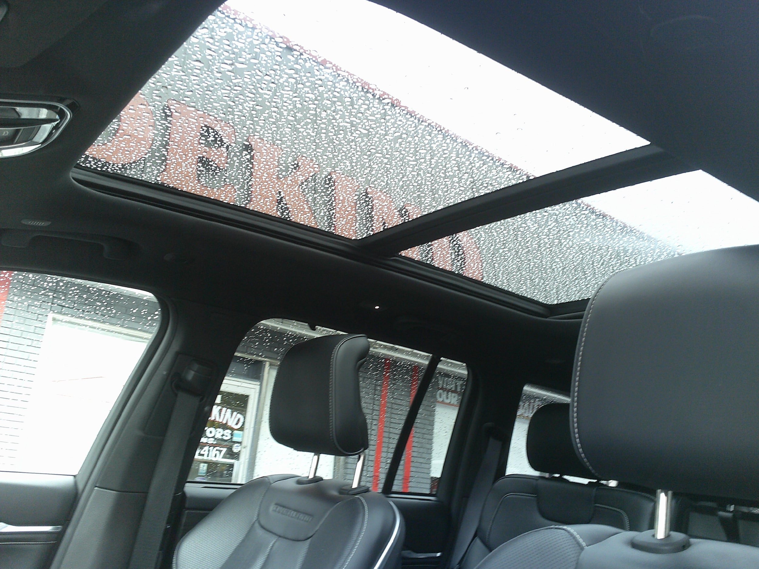 Used 2022 Jeep Grand Cherokee Overland w/ Luxury Tech Group IV AWD/4WD image 15