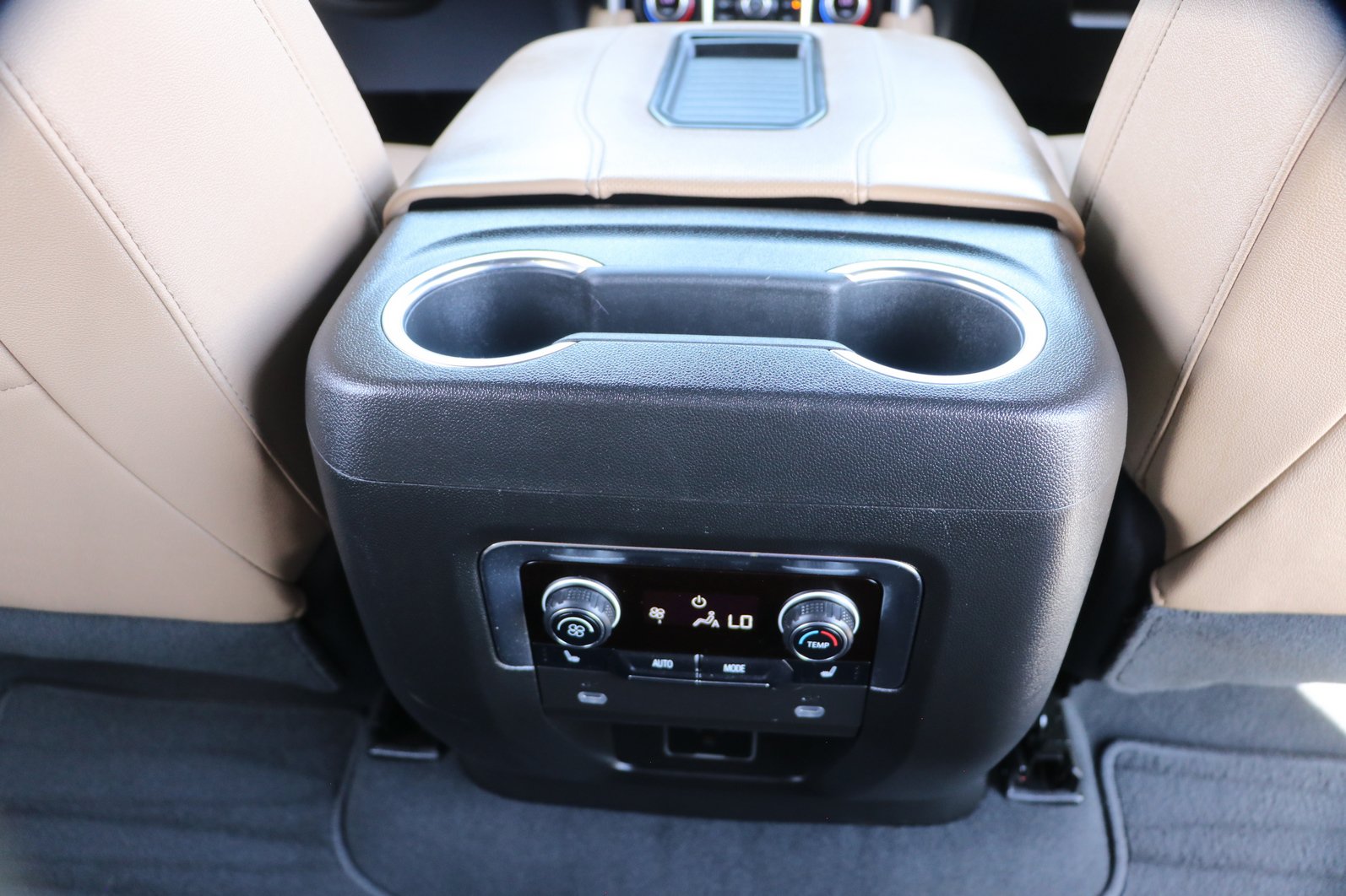 Used 2023 Chevrolet Tahoe Premier w/ Premium Package 2 AWD/4WD image 33
