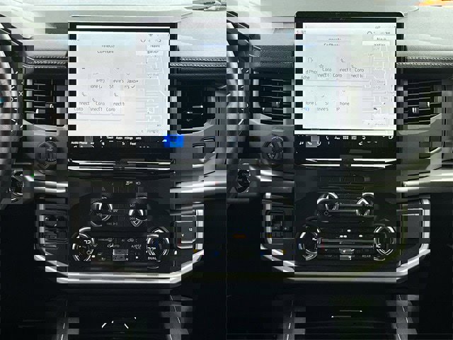 Used 2022 Ford Expedition XLT image 17