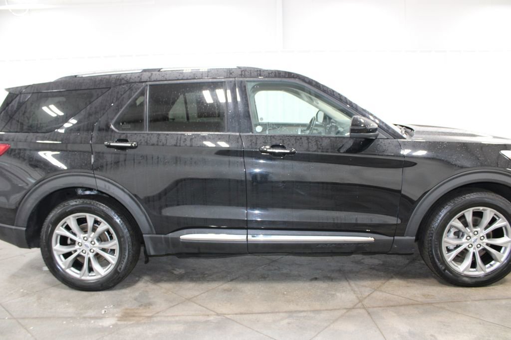 Used 2023 Ford Explorer Limited image 11