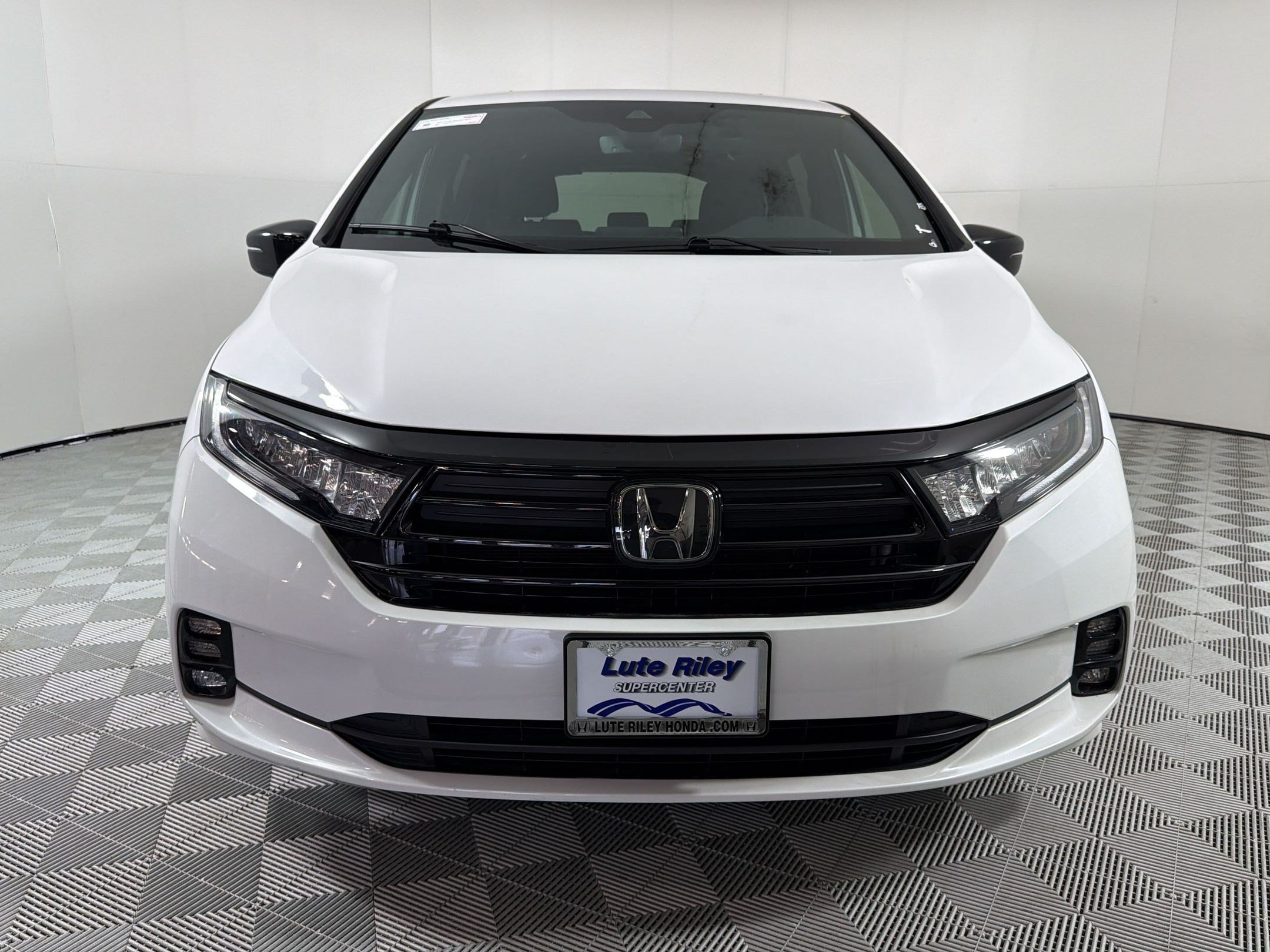 Used 2024 Honda Odyssey Sport image 6