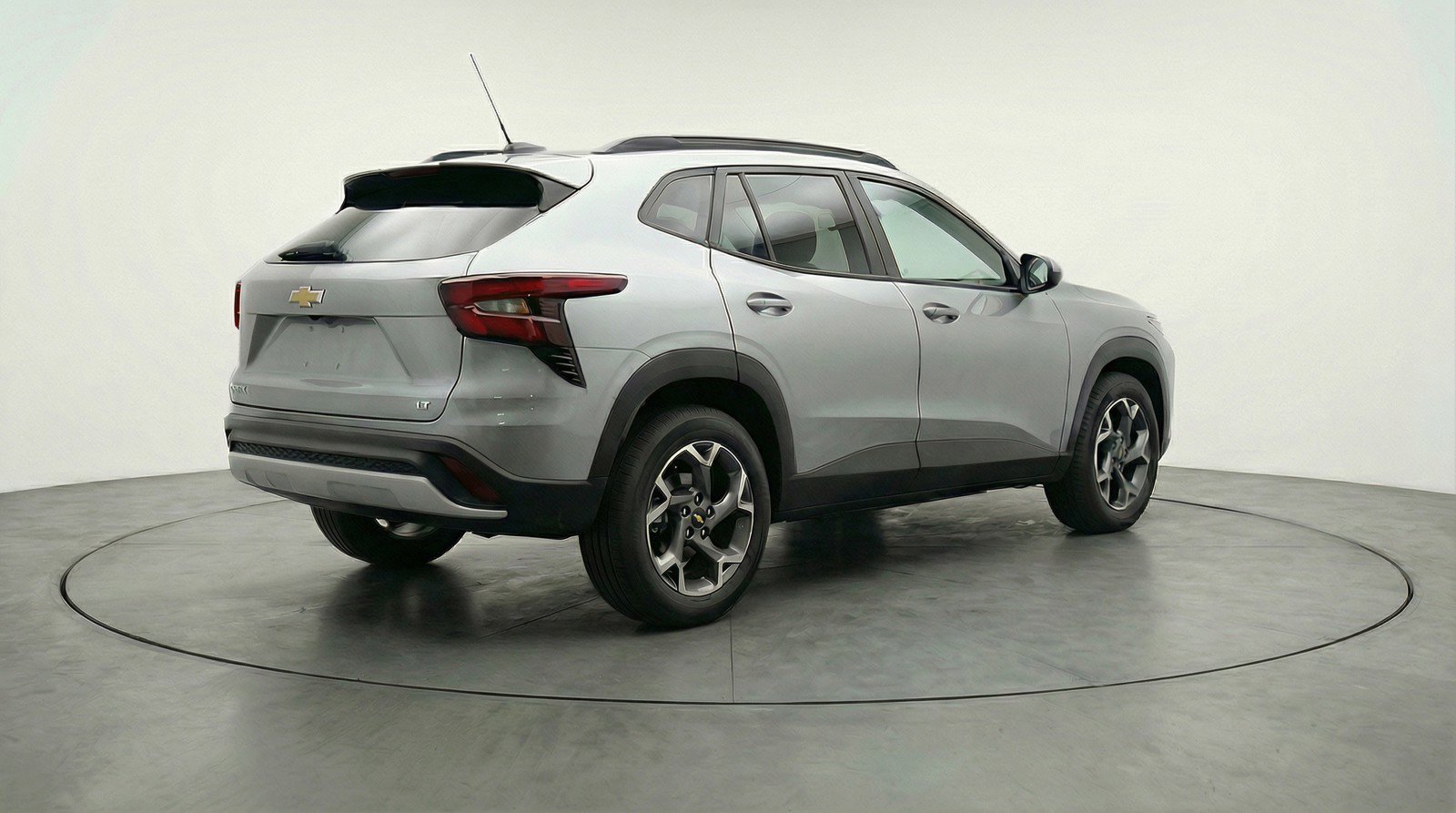 Used 2025 Chevrolet Trax LT w/ LT Convenience Package FWD image 9