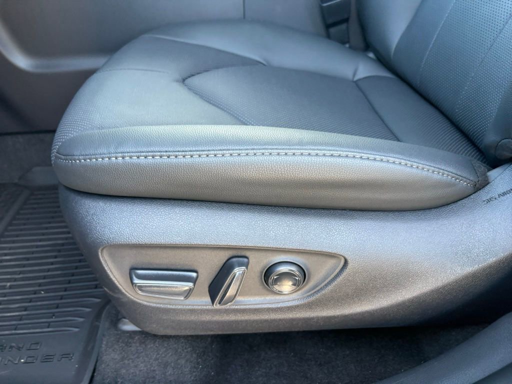 Used 2026 Toyota Grand Highlander Limited image 23