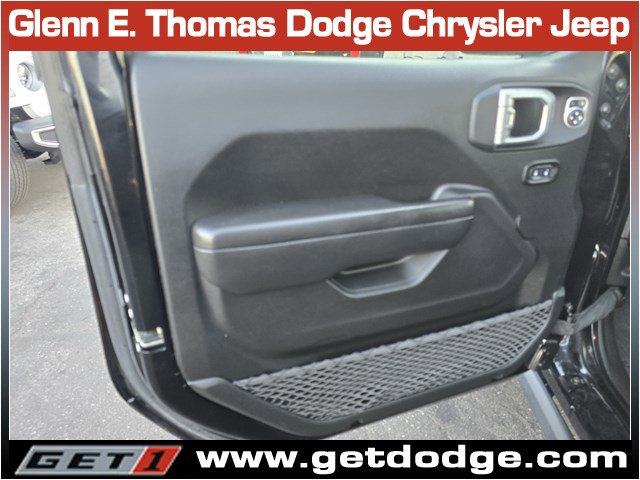 Certified 2022 Jeep Gladiator Willys image 24