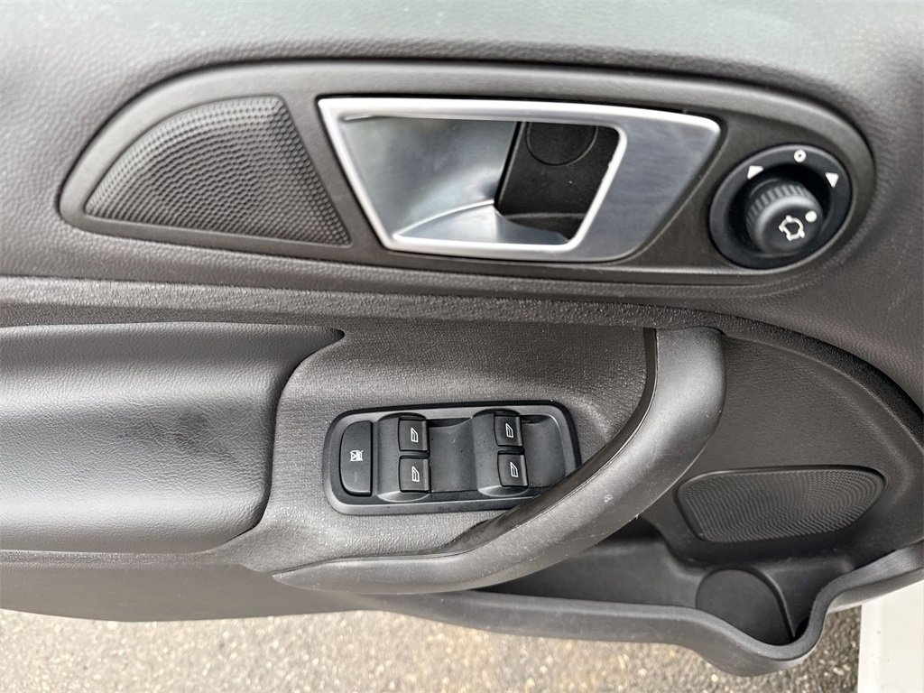 Used 2018 Ford Fiesta Titanium image 15