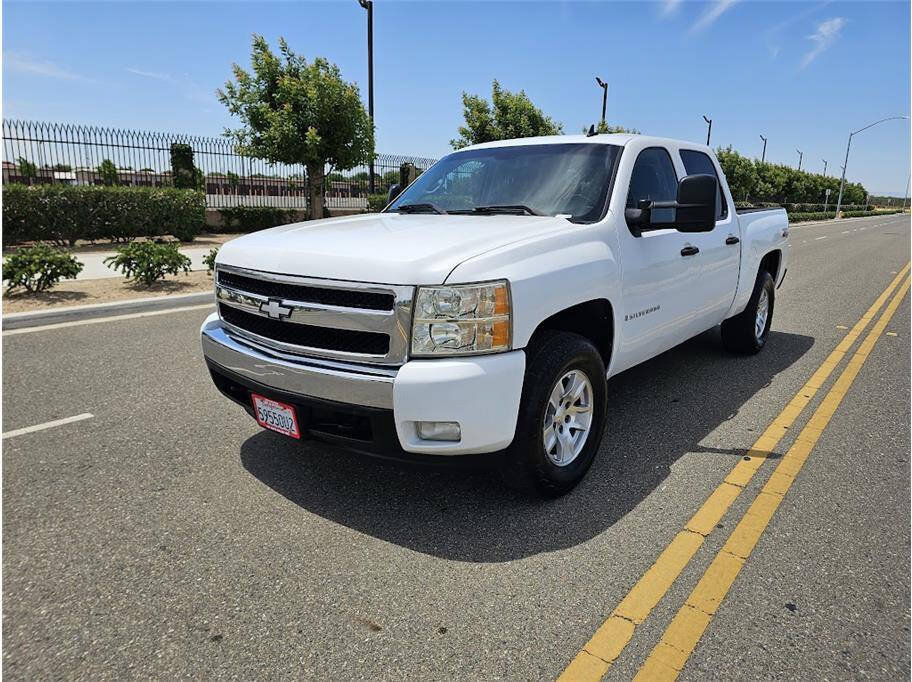 Used 2008 Chevrolet Silverado 1500 LT w/ Suspension Package, Off-Road AWD/4WD image 3