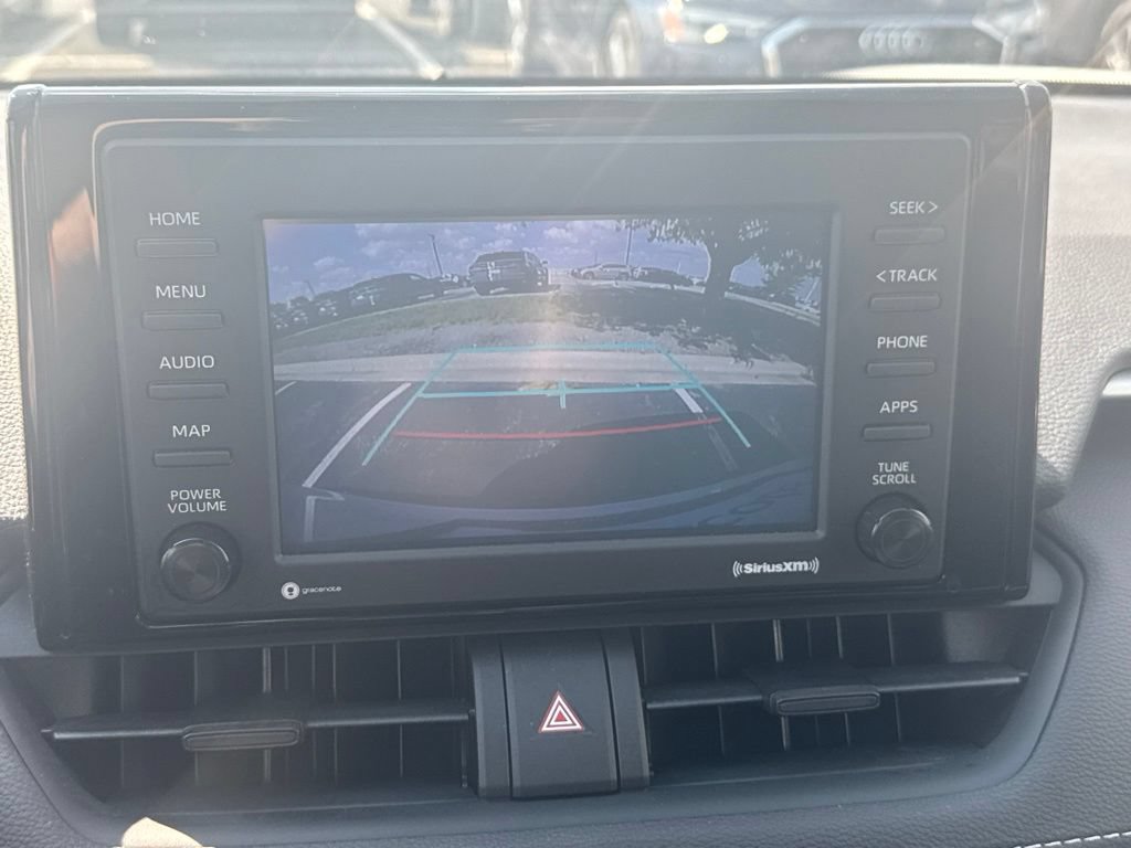 Used 2021 Toyota RAV4 LE AWD/4WD image 12