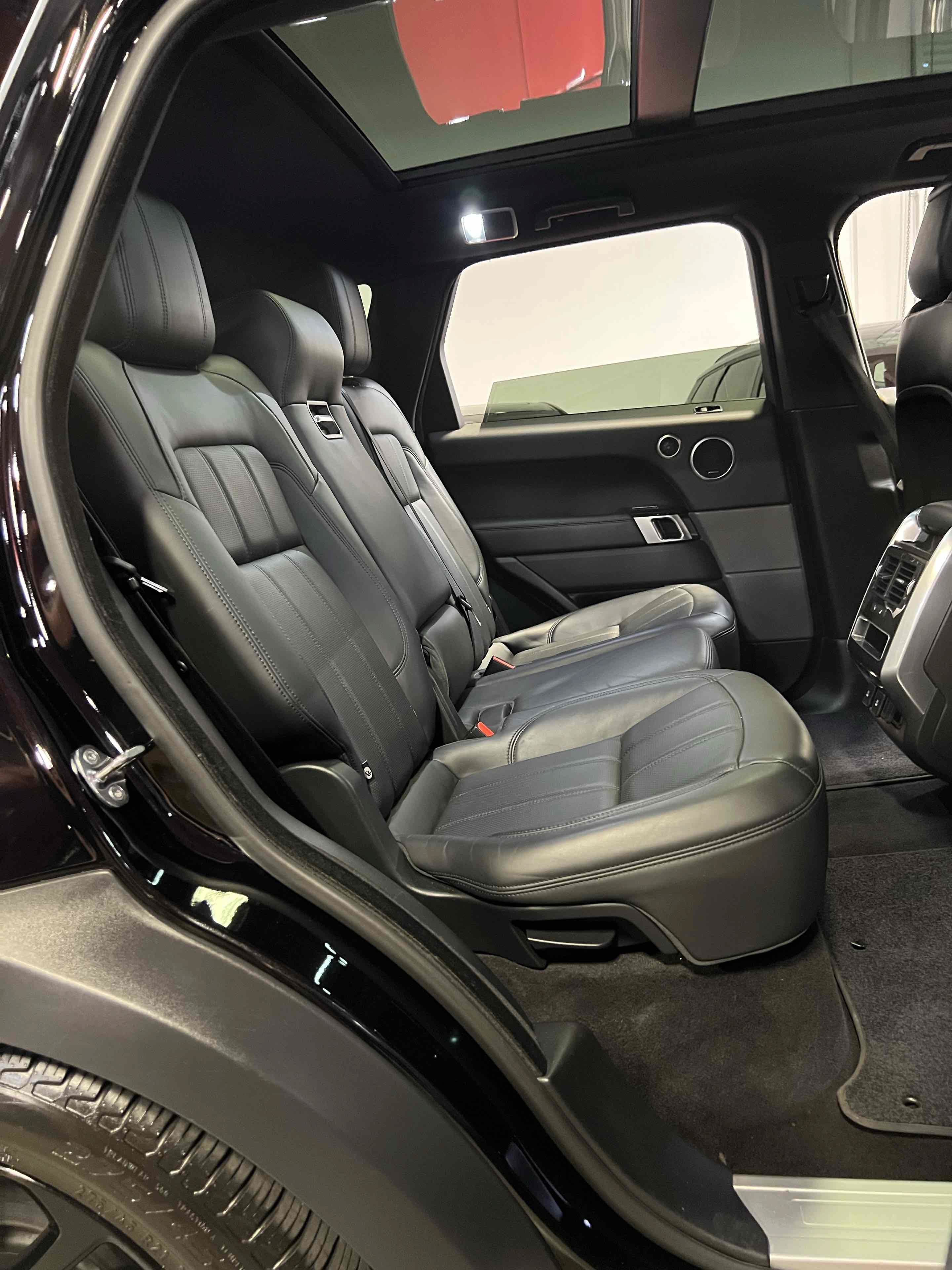 Used 2019 Land Rover Range Rover Sport HSE AWD/4WD image 39