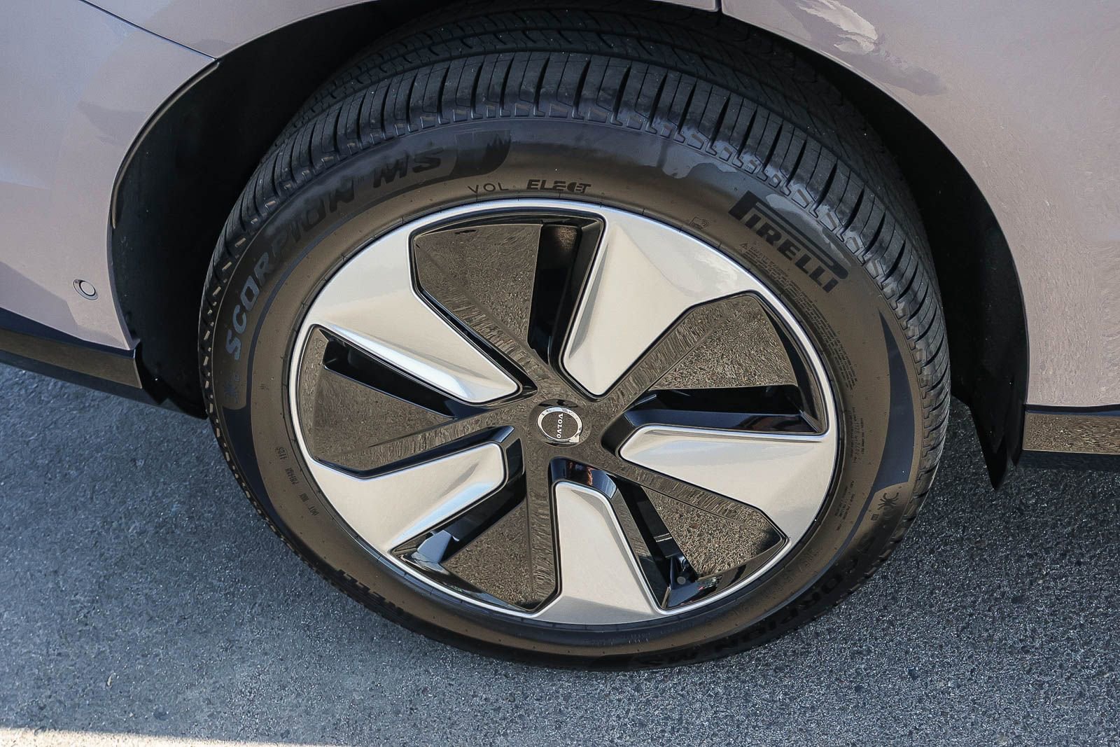 New 2026 Volvo EX90 Plus image 13