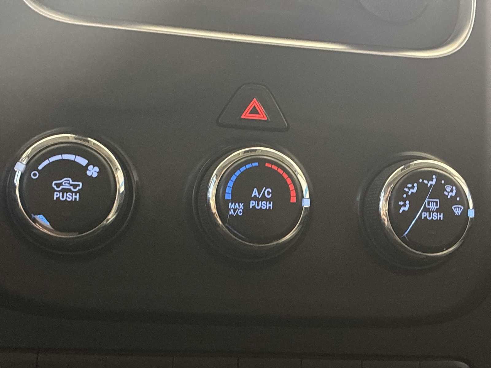 Used 2016 RAM 2500 Tradesman w/ Chrome Appearance Group image 16