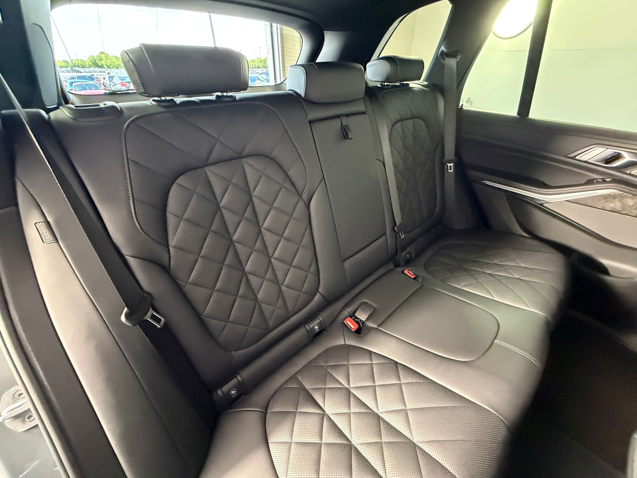 Used 2024 BMW X5 xDrive40i w/ M Sport Package AWD/4WD image 33