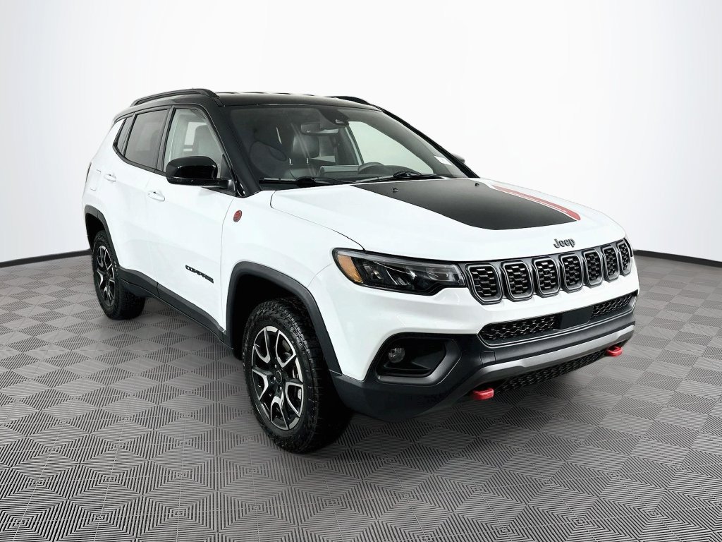 Certified 2025 Jeep Compass Trailhawk AWD/4WD image 2