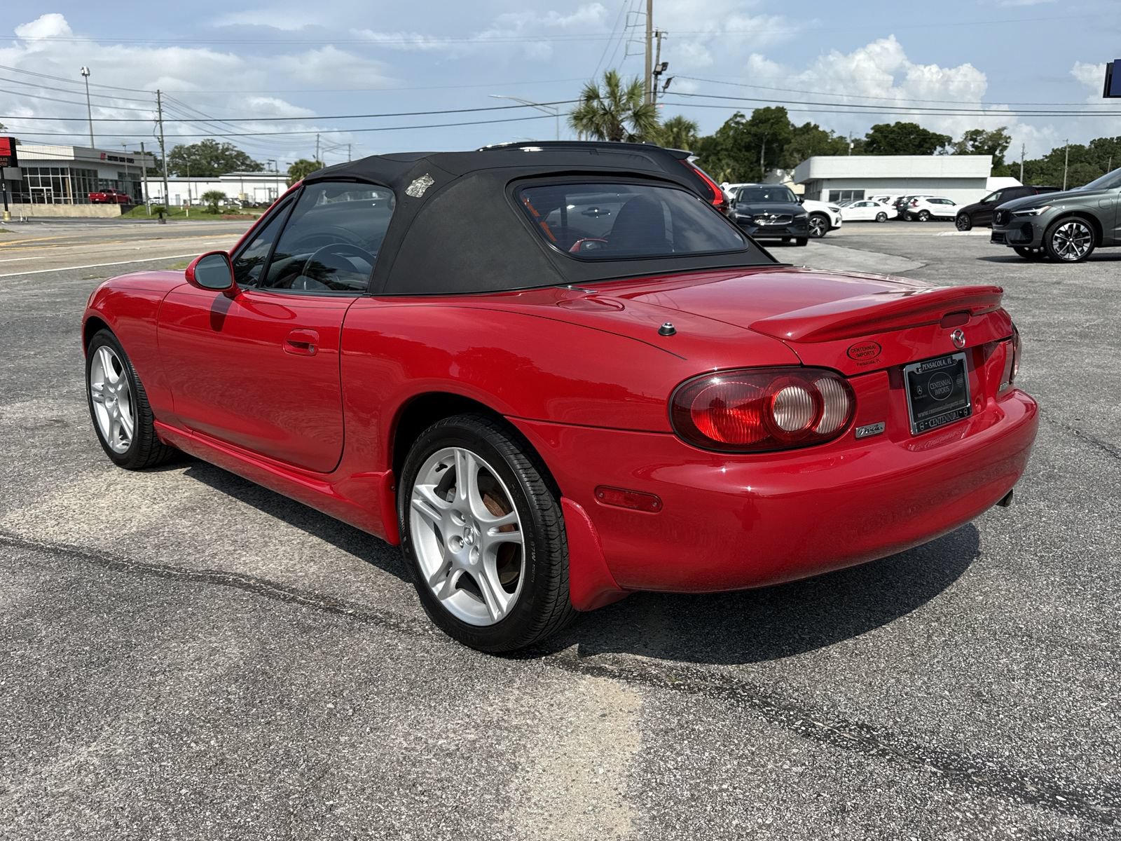 Used 2005 MAZDA MX-5 Miata w/ Convenience Pkg RWD image 3